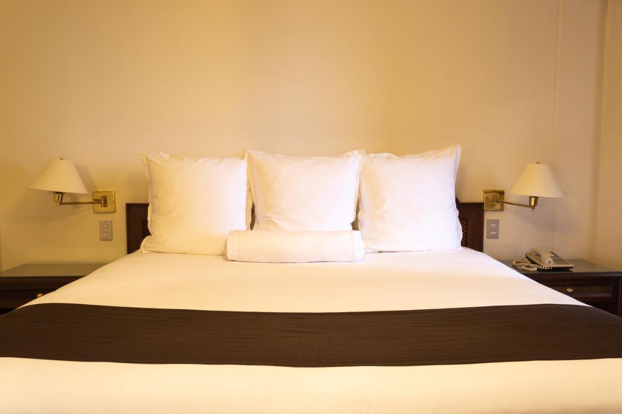 J&A Classic Hotel Lima Exterior foto A bed