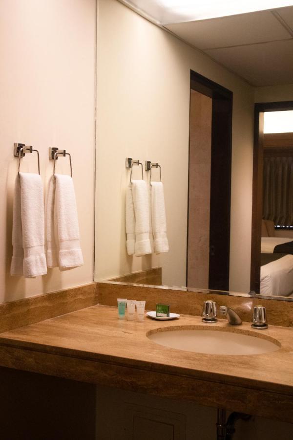 J&A Classic Hotel Lima Exterior foto Bathroom