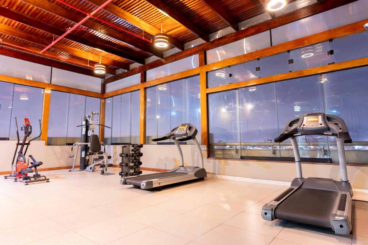 J&A Classic Hotel Lima Exterior foto The gym at the hotel